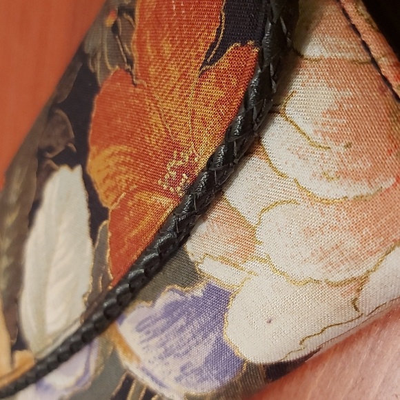 Floral fabric pocketbook - Picture 5 of 5